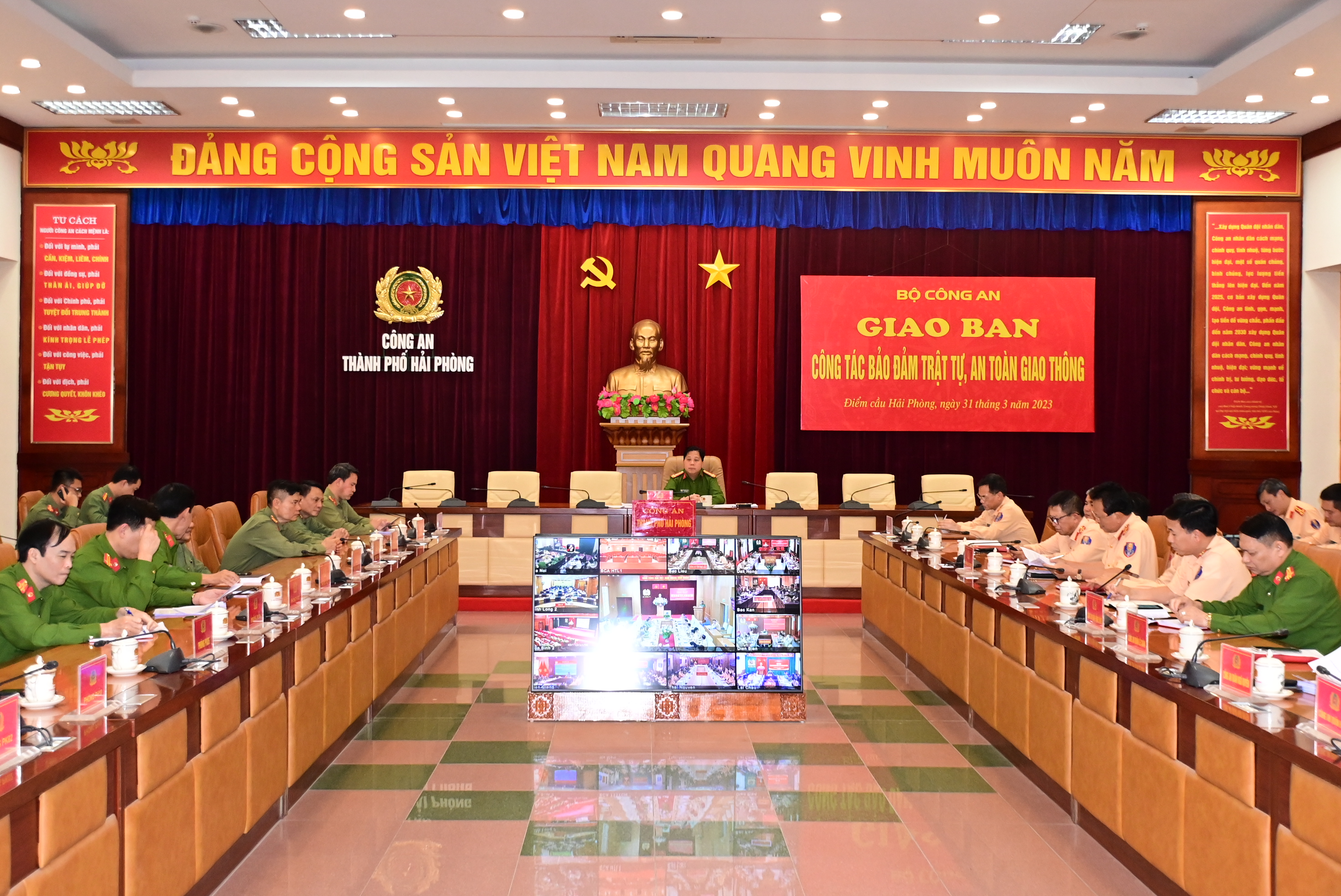 Tiếp tục triển khai quyết liệt các biện pháp bảo đảm trật tự, an toàn giao thông